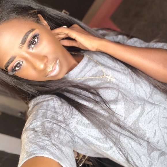 🌟LE🌟MAC x Cinderella Collection Lipglass in Glass Slipper - Picture 10 of 14